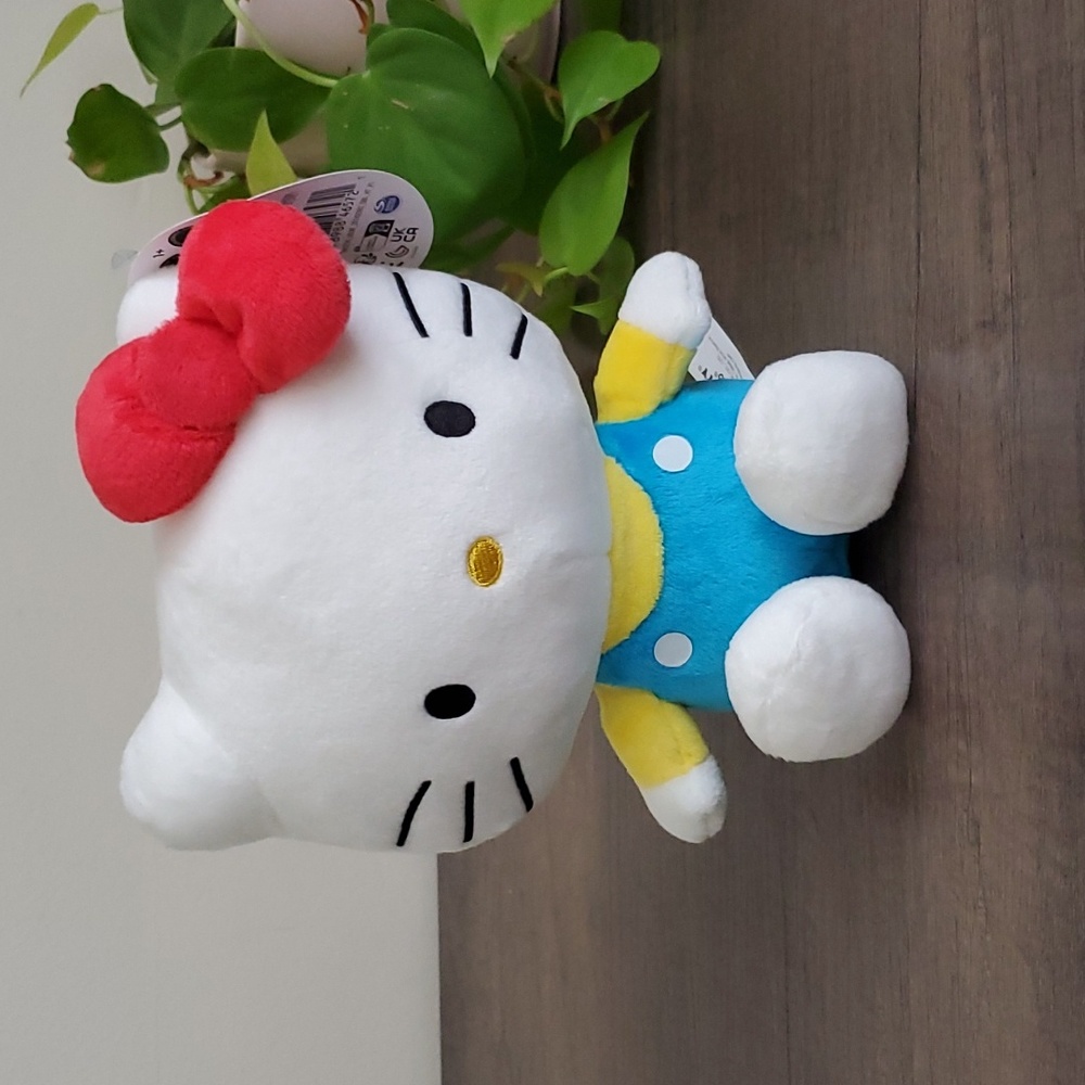 NEW Hello Kitty Sanrio sitting plush stuffed animal cat